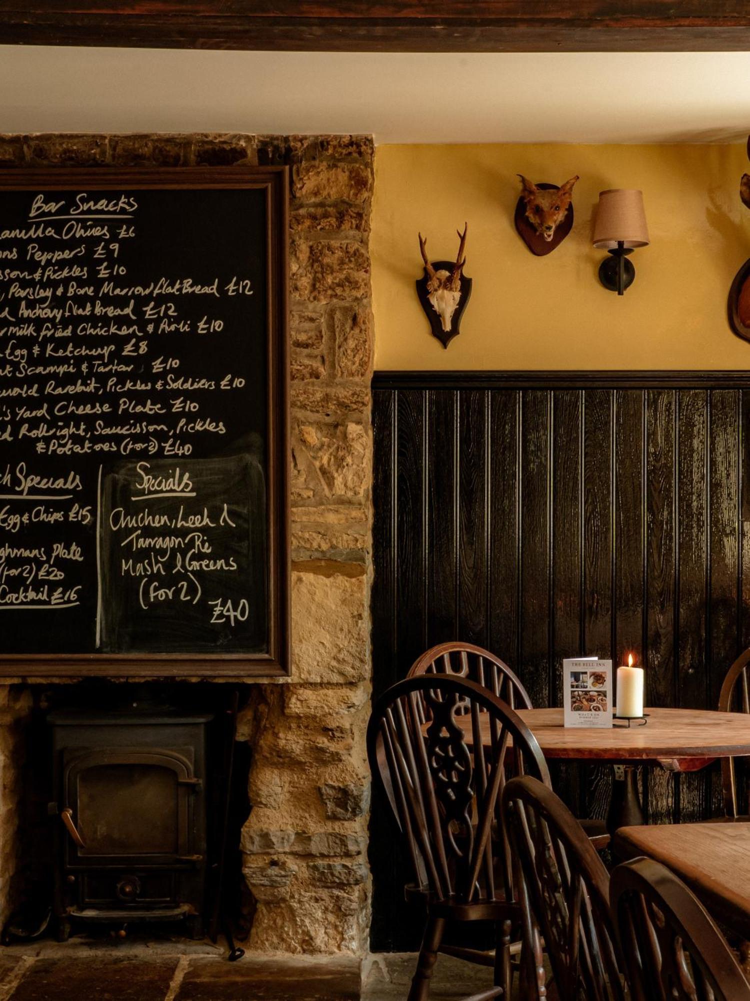 The Bell Inn Lechlade Kültér fotó